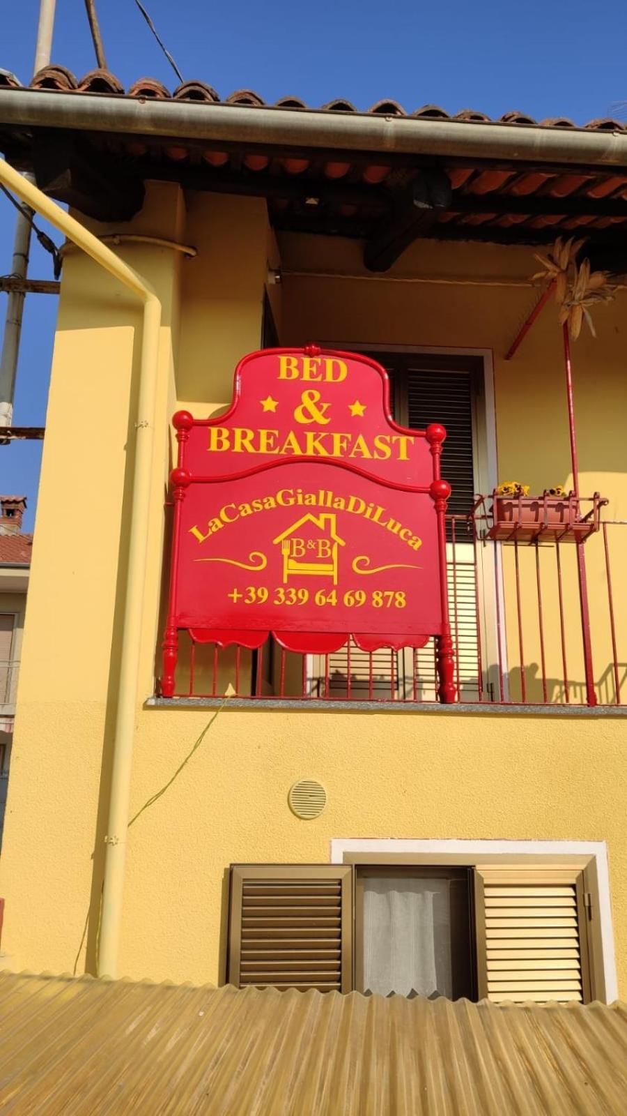 B&B La Casa Gialla Di Luca Mazzè Eksteriør bilde